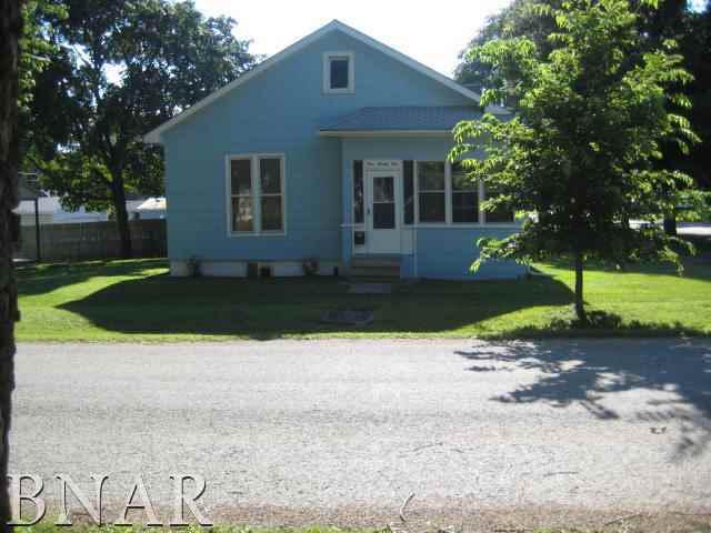 121 N Mulberry St., Clinton, IL 61727