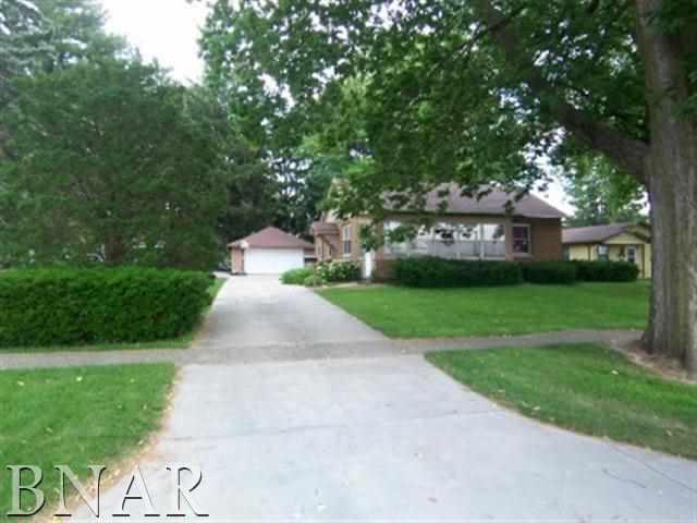 606 N John, Farmer City, IL 61842