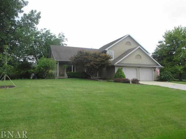 8 Fox Creek, Towanda, IL 61776