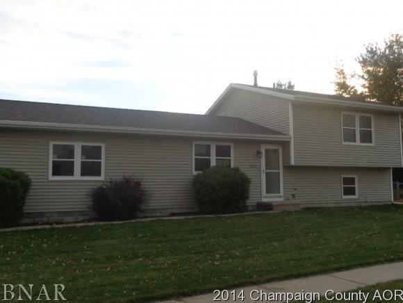 2702 Bainbridge Ln., Bloomington, IL 61705