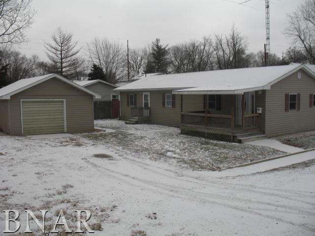 216 N George St., Clinton, IL 61727