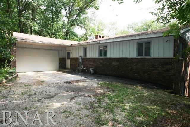 327 Brandy Dr., Mackinaw, IL 61755