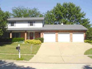 2201 Oakwood Ave., Bloomington, IL 61704