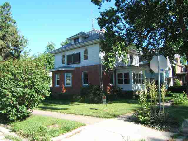 225 Leland St., Bloomington, IL 61701