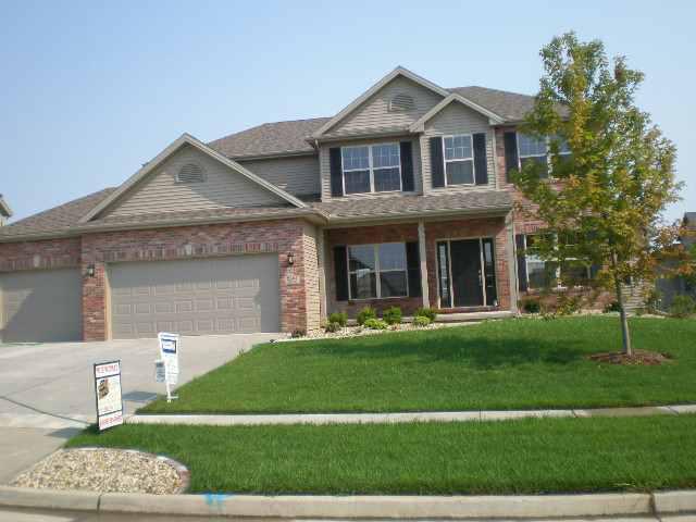 2804 Powell Dr., Bloomington, IL 61704
