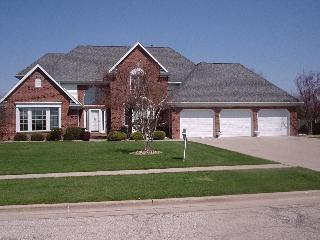 3006 Thornwood Ln., Bloomington, IL 61704