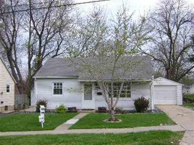 1213 N Linden, Bloomington, IL 61701