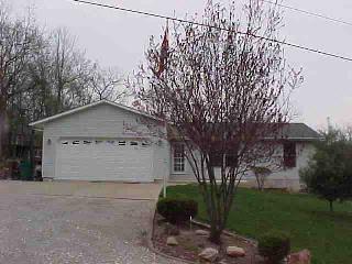 30 Londonderry, Mackinaw, IL 61755