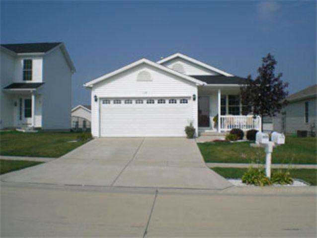 1118 Wanda Way, Bloomington, IL 61704