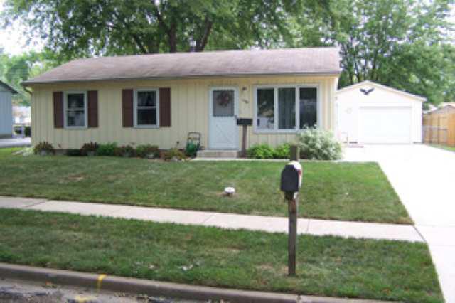 1230 Dogwood, Bloomington, IL 61704