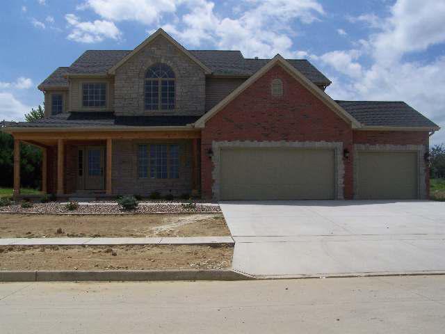 3217 Baer Rd., Bloomington, IL 61704