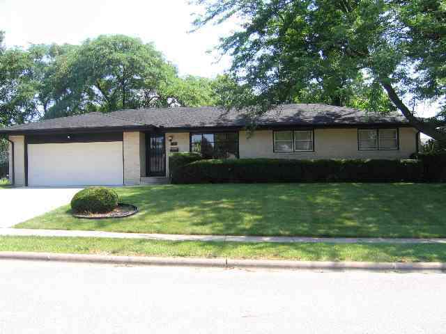 1107 Valentine Dr., Normal, IL 61761