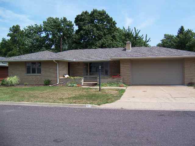 311 S Tazewell St., Mackinaw, IL 61755