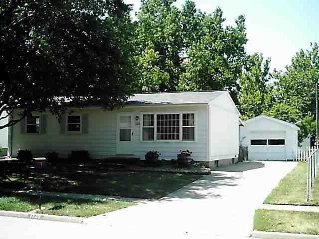 1320 Dogwood Ln., Bloomington, IL 61704