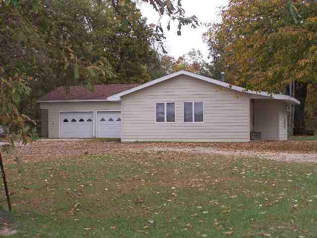 Bx 286 Rr 2, Clinton, IL 61727