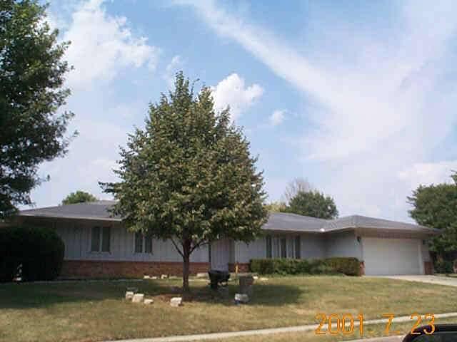 2708 Hall Ct., Bloomington, IL 61704