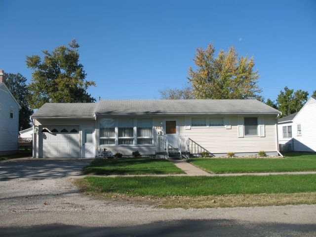 207 Portland Pl., Clinton, IL 61727