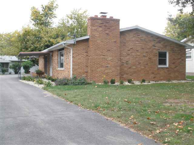 61 Edgelea Dr., Clinton, IL 61727