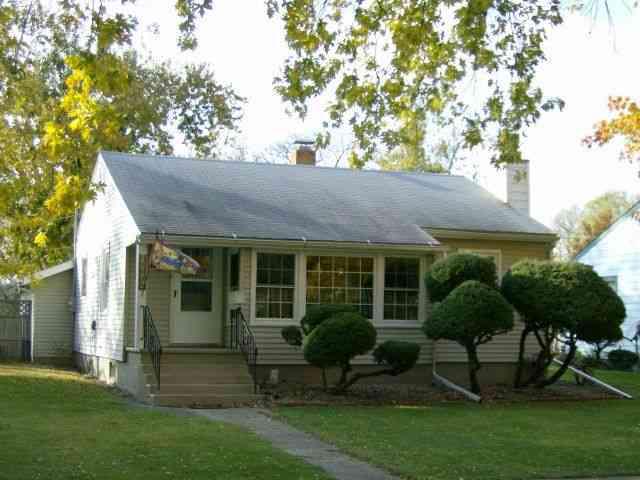 103 Portland Pl., Clinton, IL 61727