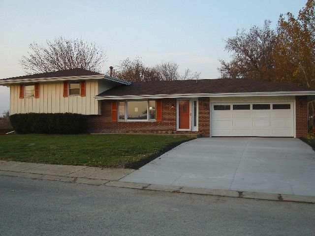 26 Park Ln., Clinton, IL 61727