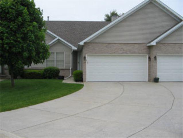 107 Blair Rd. #27, Bloomington, IL 61761