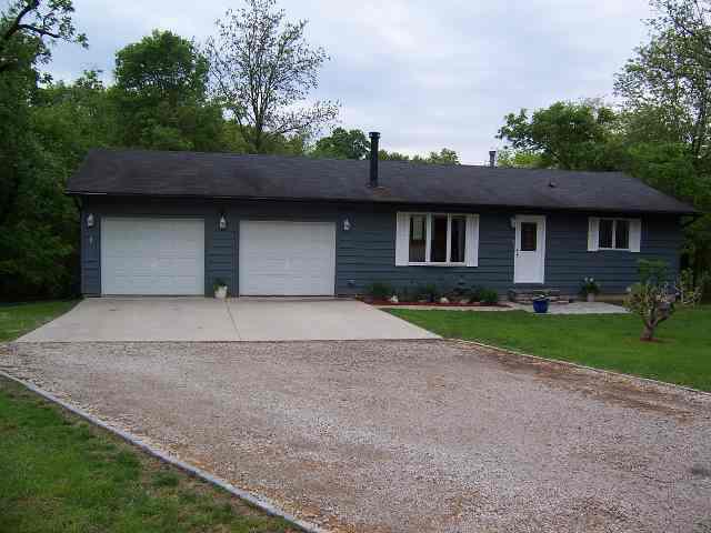 6 Warwick Ct., Mackinaw, IL 61755