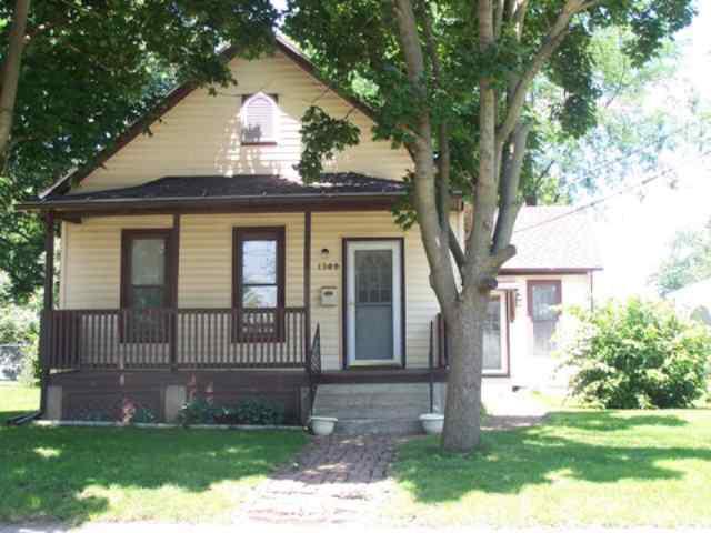 1309 W Mulberry St., Bloomington, IL 61701