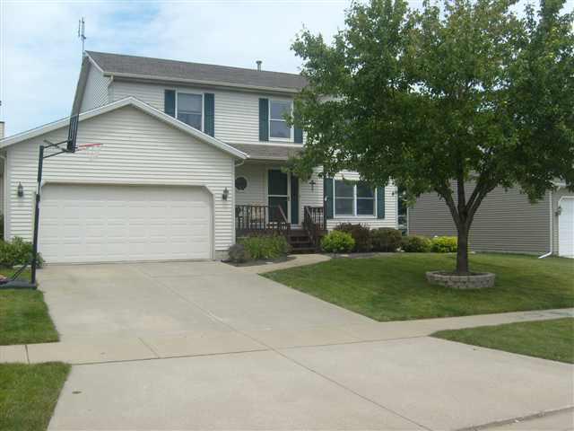2810 Arrowhead Dr., Bloomington, IL 61704
