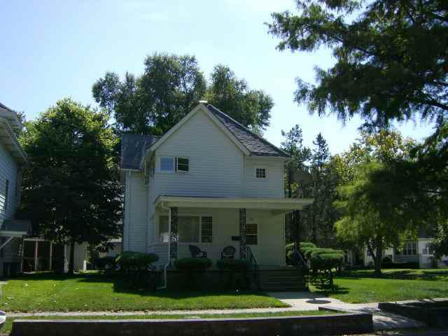 520 W Adams, Clinton, IL 61727