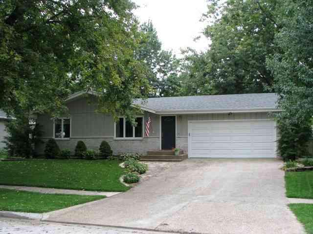 3 Kenfield Cir., Bloomington, IL 61704