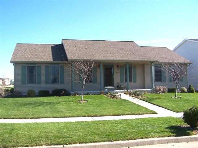 1302 Ballyshannon Dr., Bloomington, IL 61704