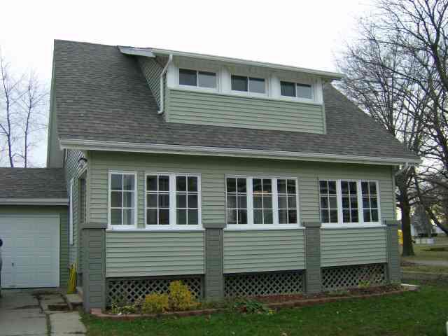 618 W South, Clinton, IL 61727