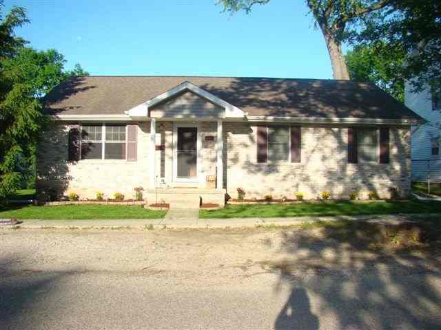 606 N Quincy, Clinton, IL 61727