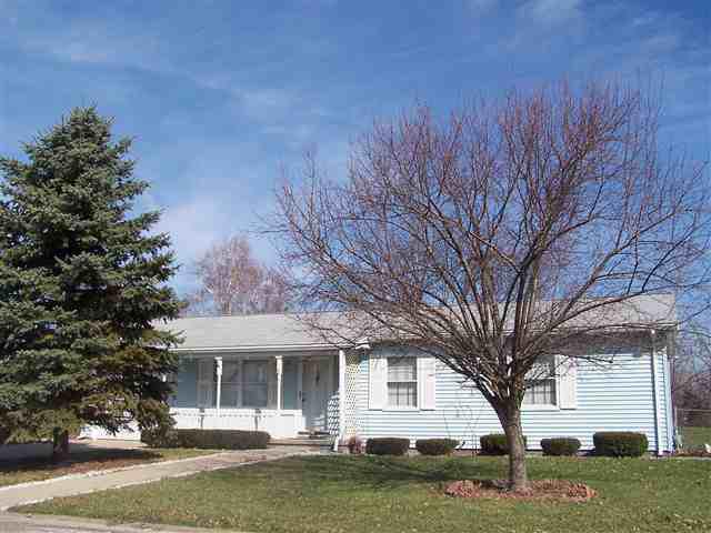 2 Deerefield Ct., Clinton, IL 61727