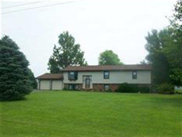206 County Rd 1225, Deer Creek, IL 61733