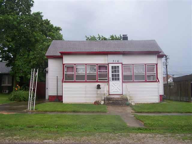 314 W Adams, Clinton, IL 61727