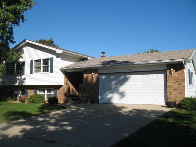 5 Chestnut Ct., Clinton, IL 61727