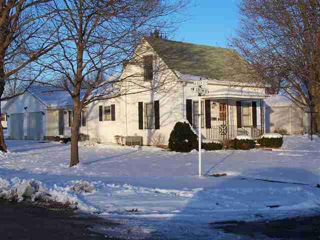 411 W Green, Leroy, IL 61752
