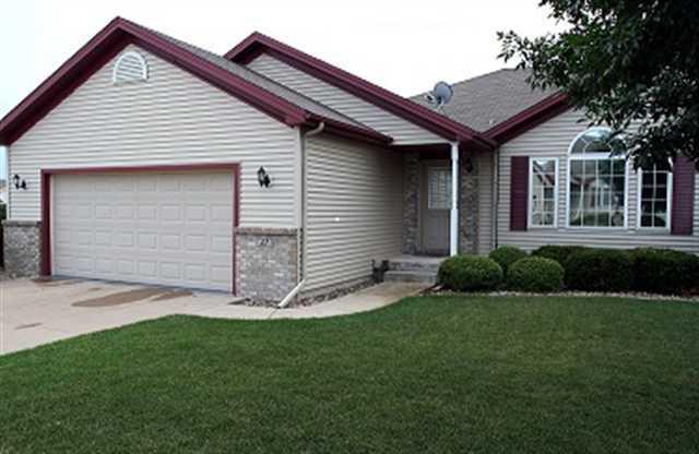 27 Crosswinds Ct., Bloomington, IL 61704