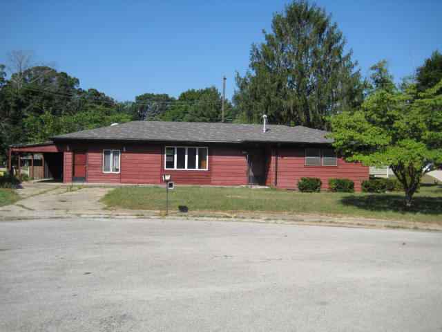 11 Edgelea Cir., Clinton, IL 61727