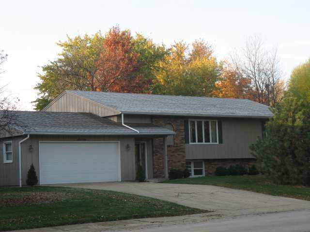 #16 Colonial Dr., Clinton, IL 61727