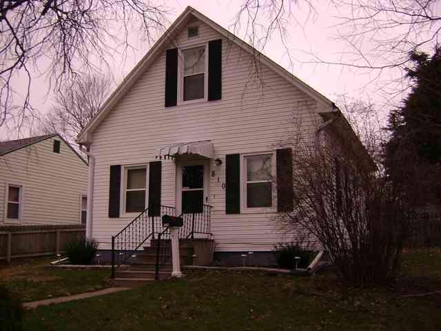 810 Fremont St., Bloomington, IL 61701