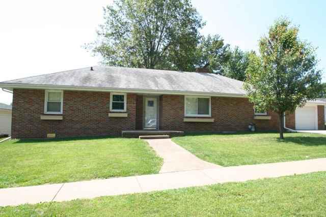 305 E Fifth St., Mackinaw, IL 61755