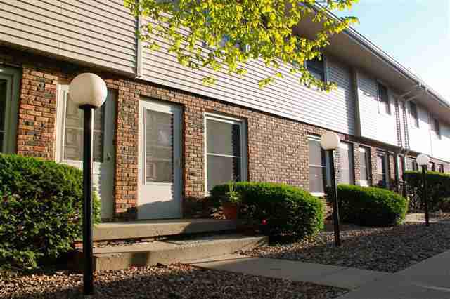 105 Towanda S 18, Normal, IL 61761