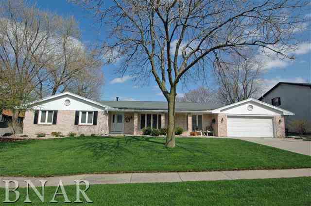 204 Hampton Dr., Bloomington, IL 61704