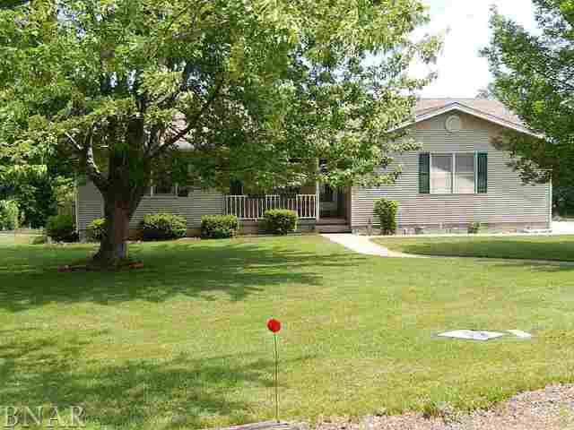 3027 Hilltop Dr., Clinton, IL 61727