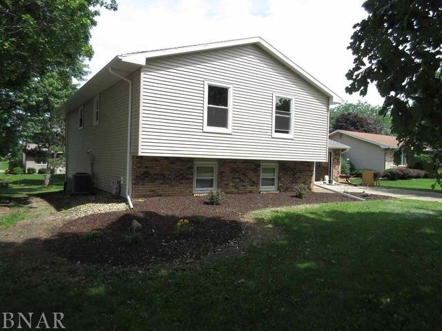 1215 Nicki Dr., Bloomington, IL 61704