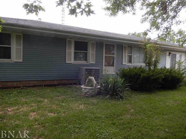 1702 Six Points, Bloomington, IL 61701