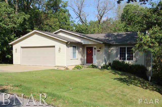23 Essex Ave., Mackinaw, IL 61755