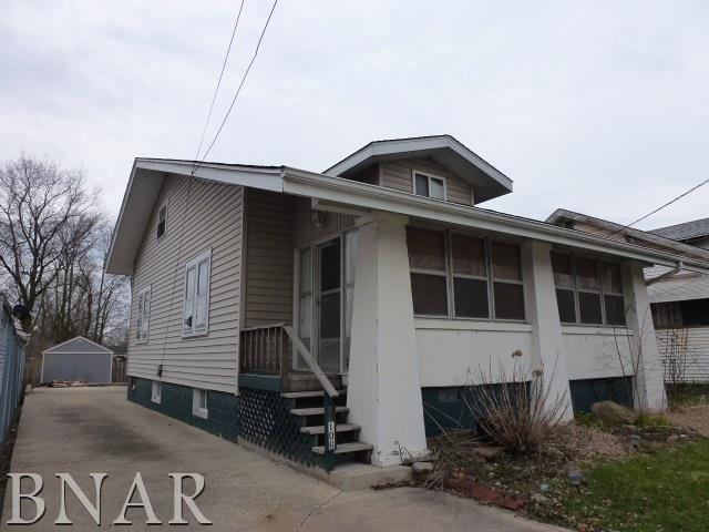 106 E Van Buren St., Clinton, IL 61727